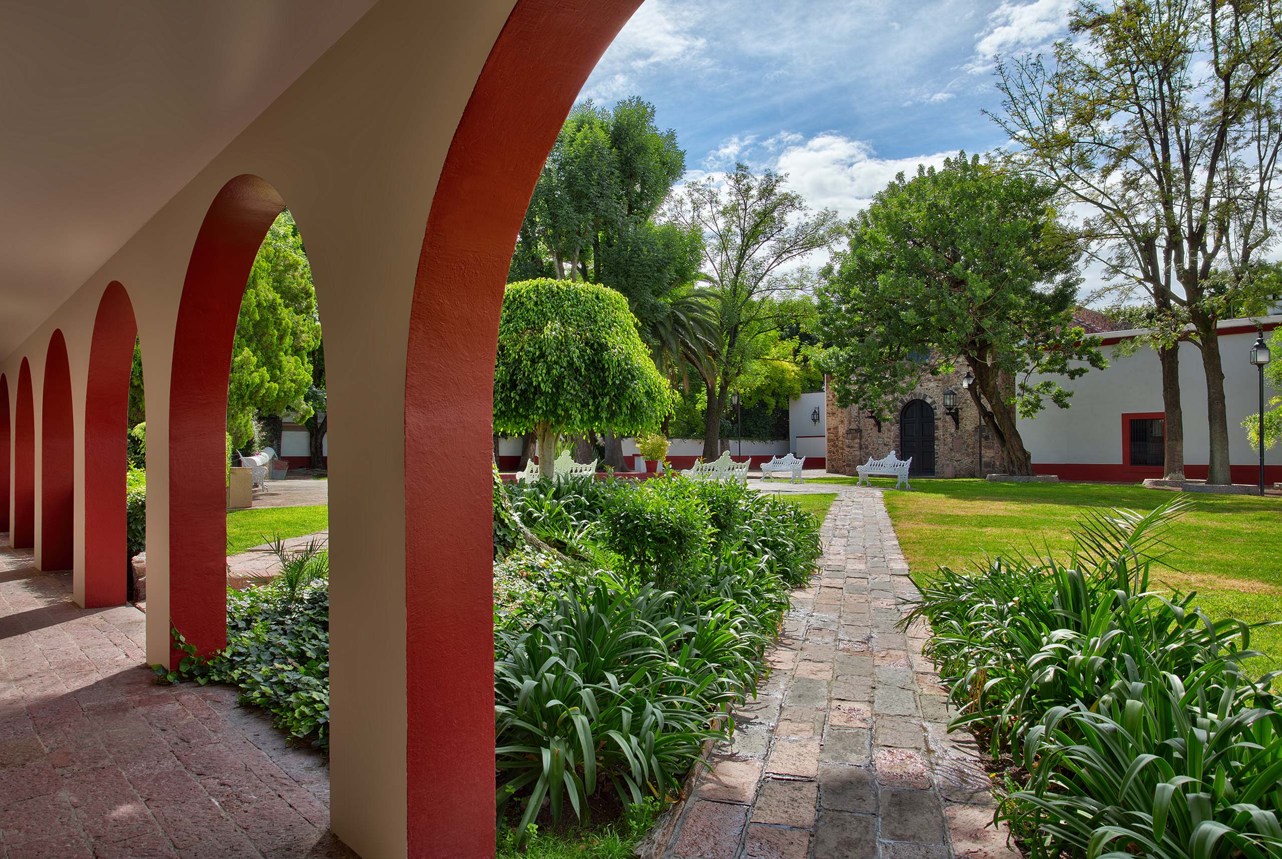jardín e nHotel Hacienda Jurica by Brisas Queretaro