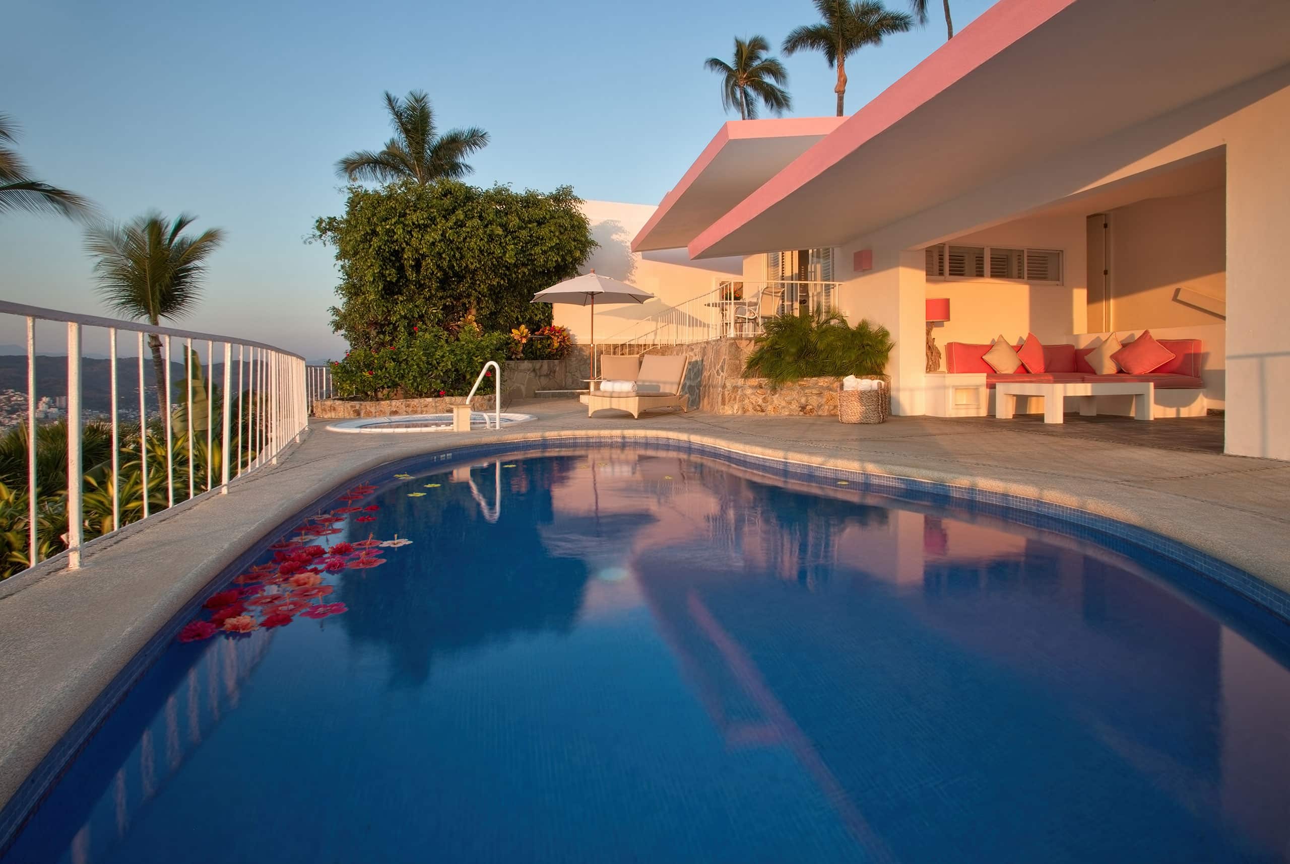 Hotel Las Brisas Acapulco Master Suite with Jacuzzi pool