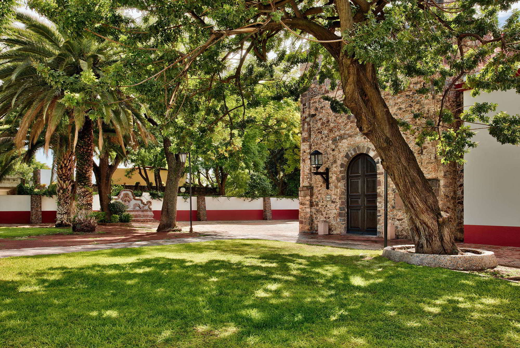 Ex capilla en Hotel Hacienda Jurica by Brisas Queretaro