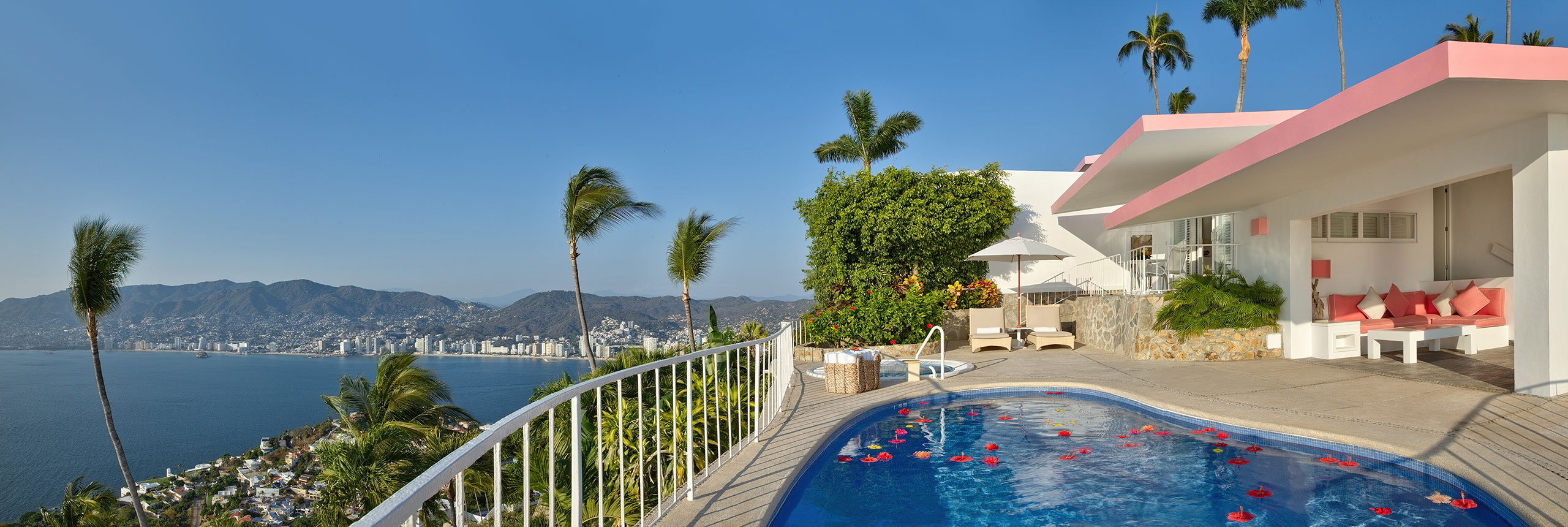 Hotel Las Brisas Acapulco Master Suite with Jacuzzi panoramica